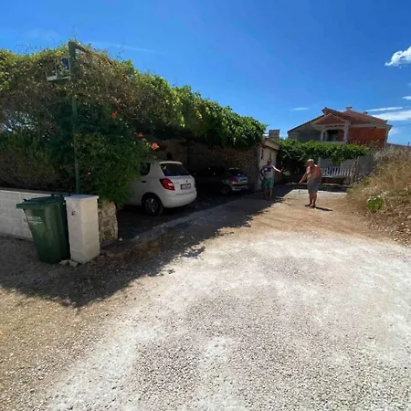 Apartment Jakov *